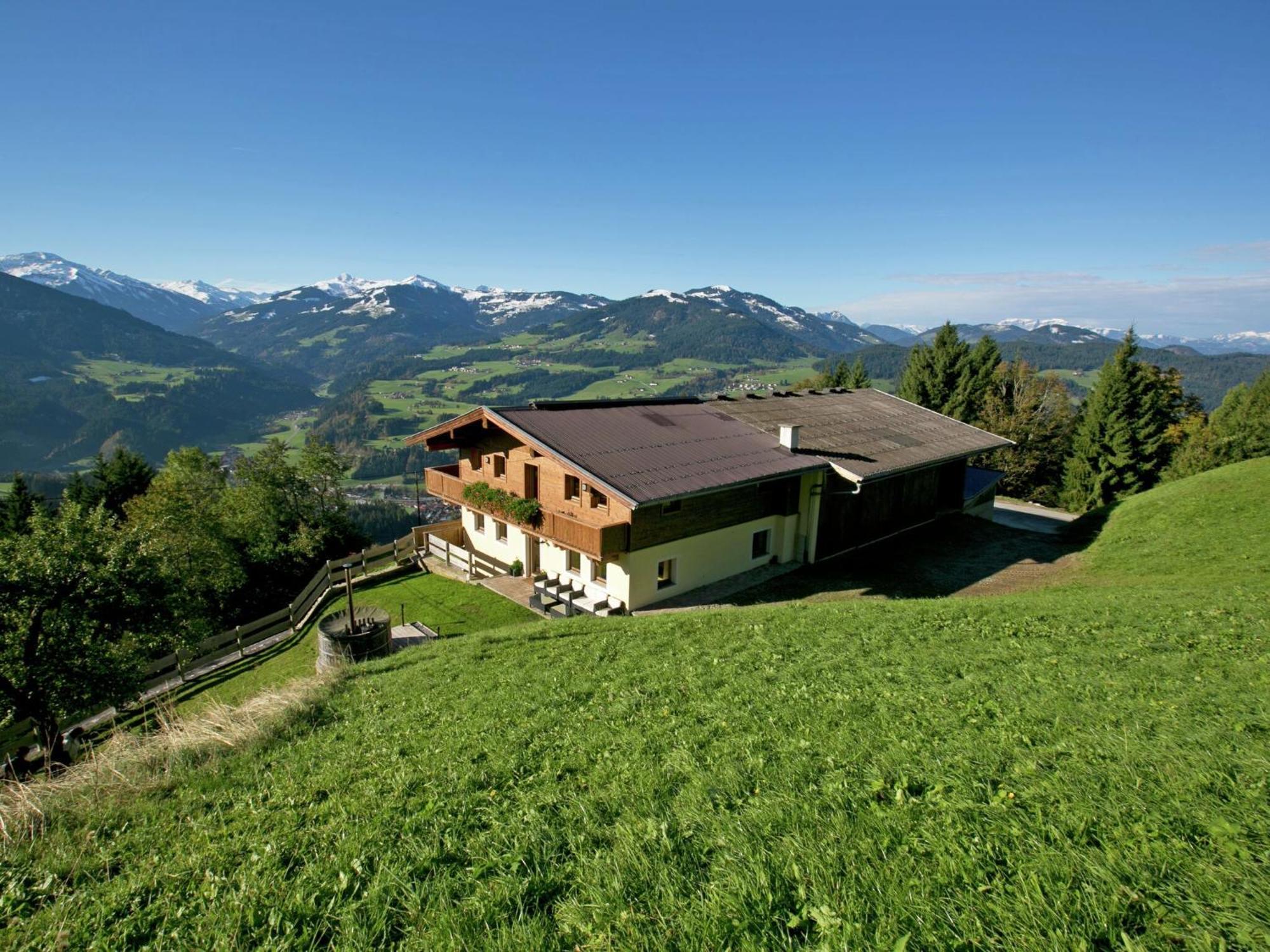 Chalet In Hopfgarten In Brixental With Hot Tub Villa Hopfgarten im Brixental Exterior photo