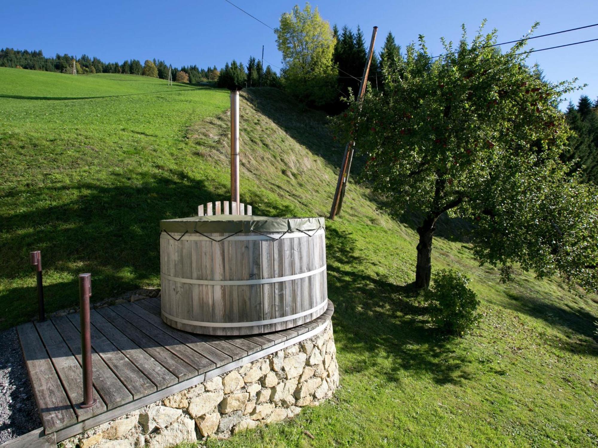 Chalet In Hopfgarten In Brixental With Hot Tub Villa Hopfgarten im Brixental Exterior photo